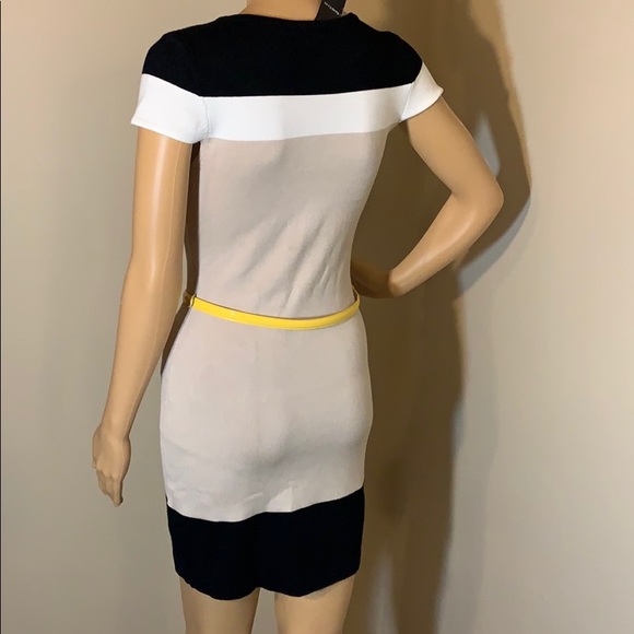 Bebe short sleeve tri color dress size medium - Picture 4 of 7